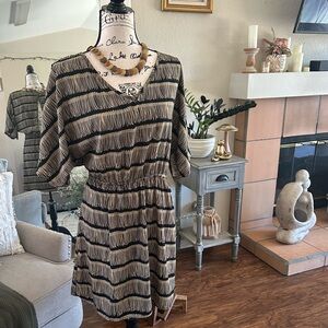 Simone D V-Neck Short Sleeve Stripe Dress in Beige and Black